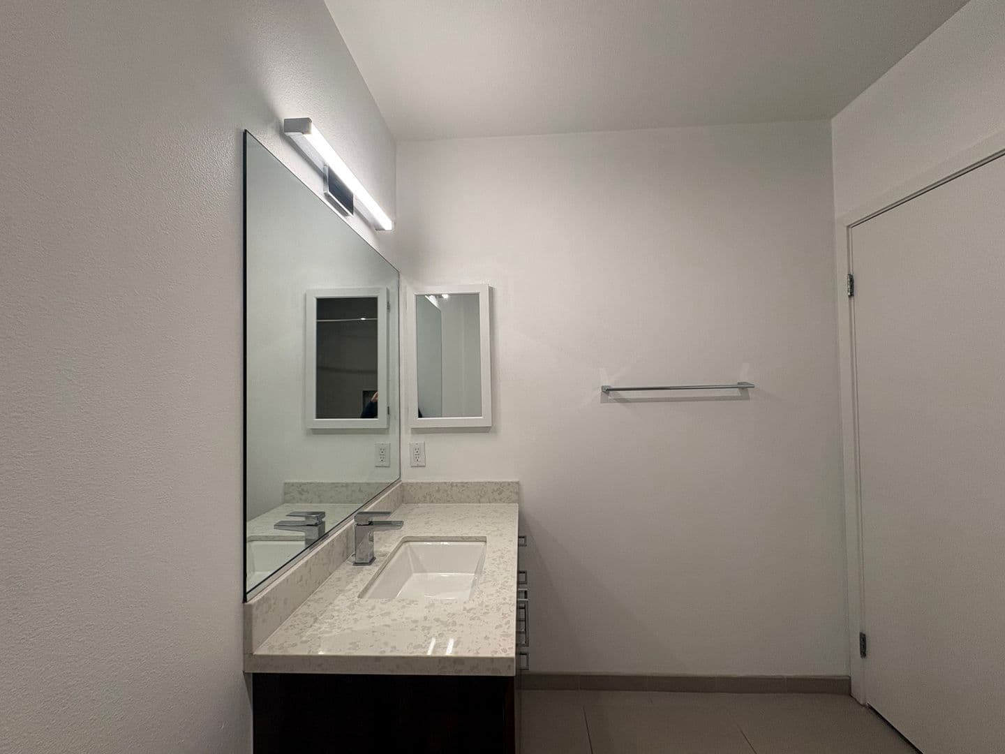 Los Angeles Apartment: 535 S Kingsley Dr. - 413