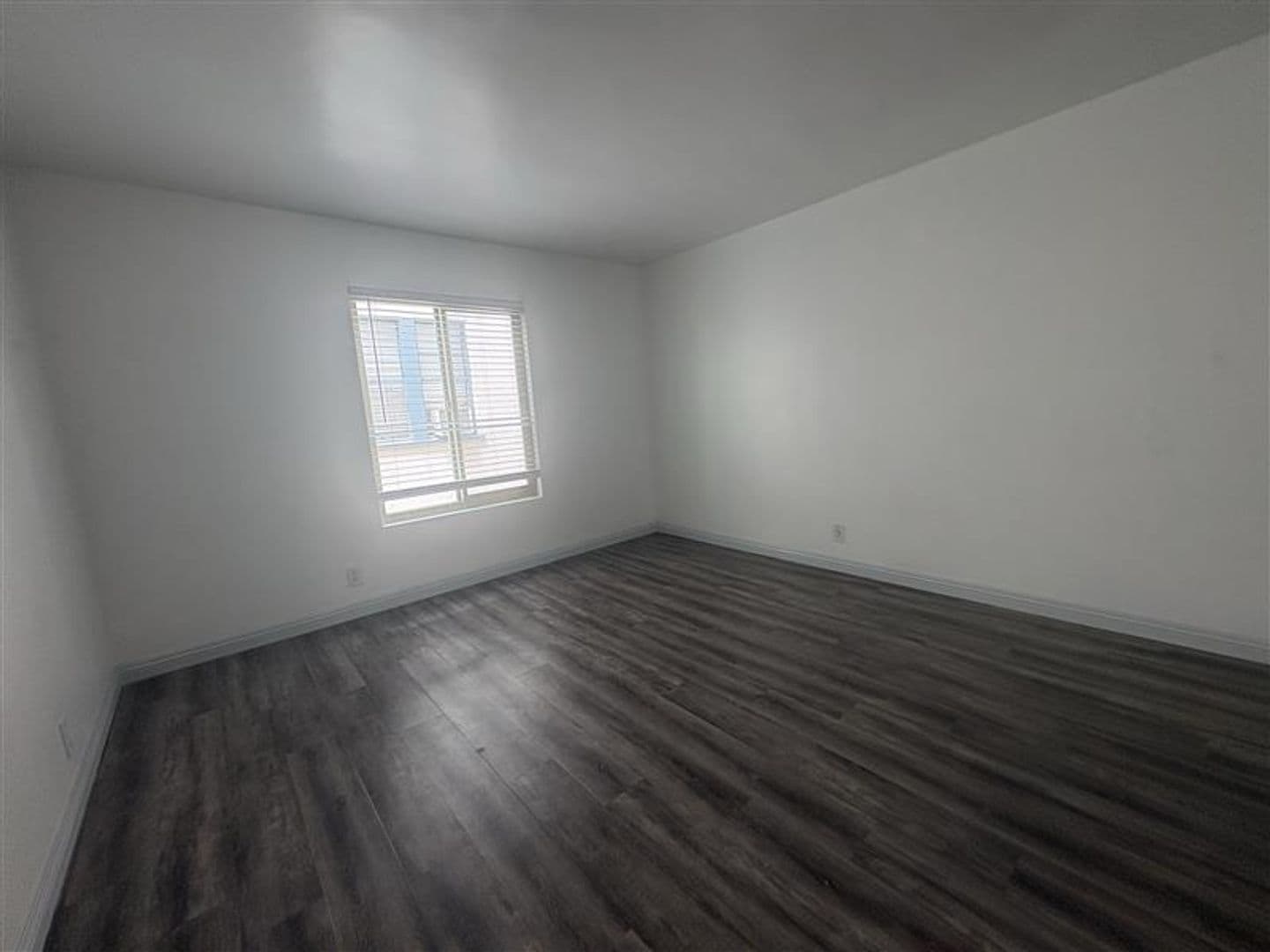 Long Beach Apartment: 1518 E. 3rd St