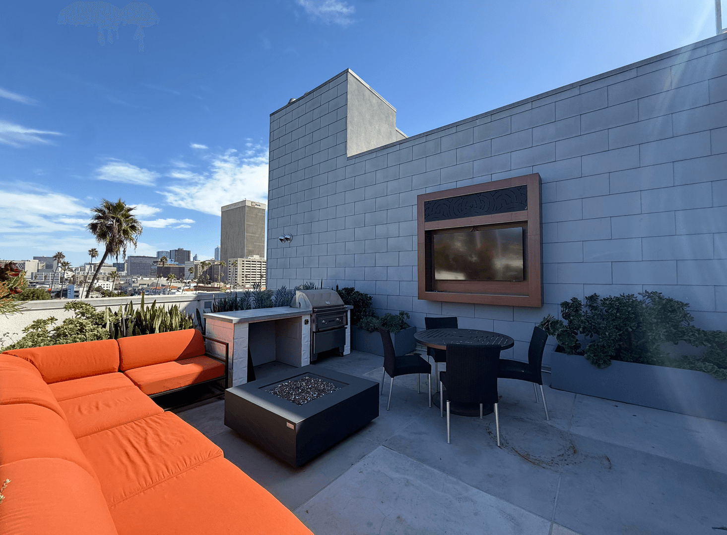 Los Angeles Apartment: 535 S Kingsley Dr. - 602