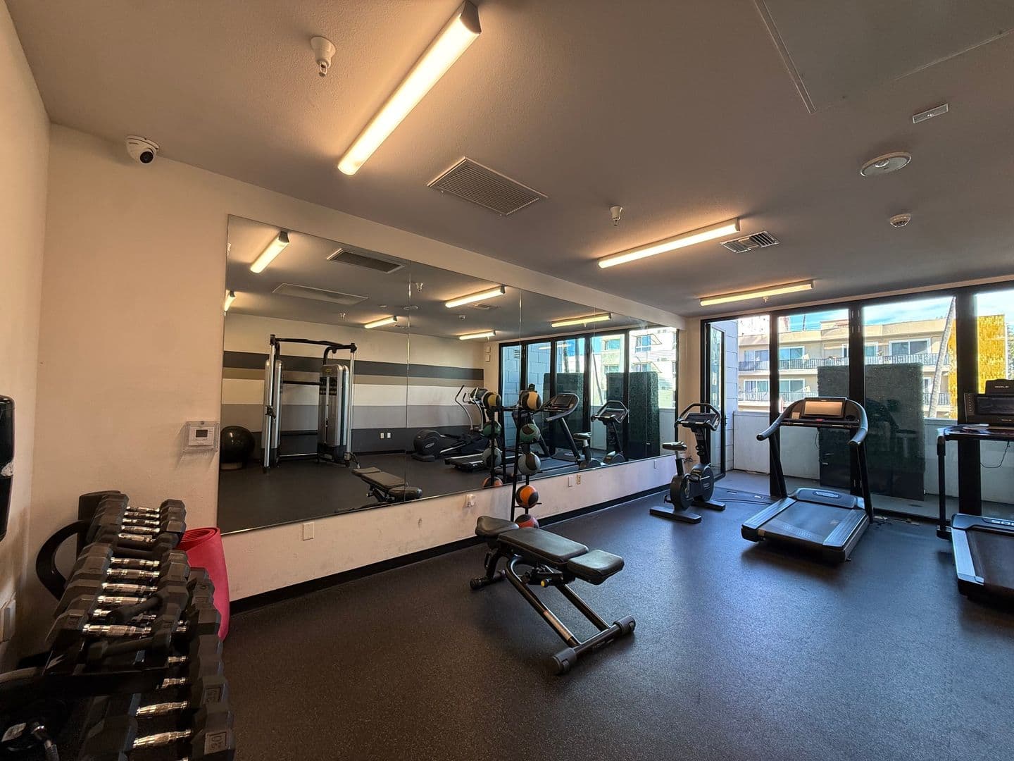 Los Angeles Apartment: 535 S Kingsley Dr. - 606