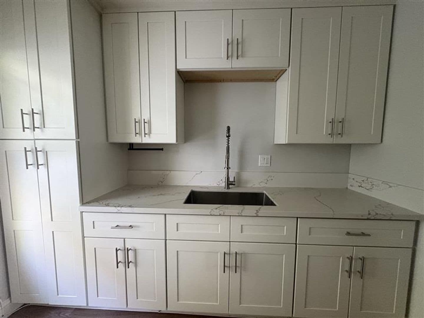 Long Beach Apartment: 201-209 E 12th St
