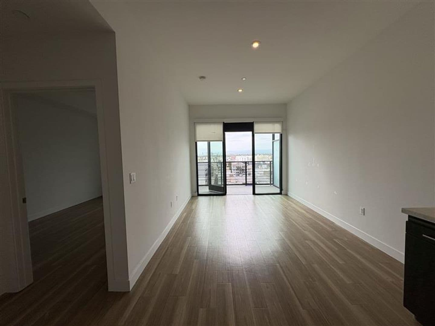 Los Angeles Apartment: 535 S Kingsley Dr. - 706