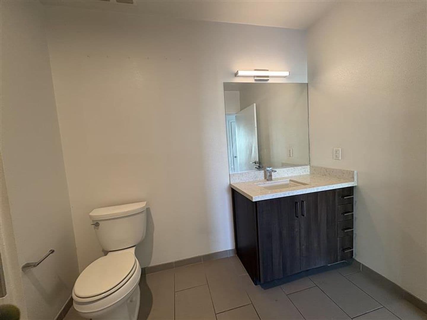 Los Angeles Apartment: 535 S Kingsley Dr. - 312