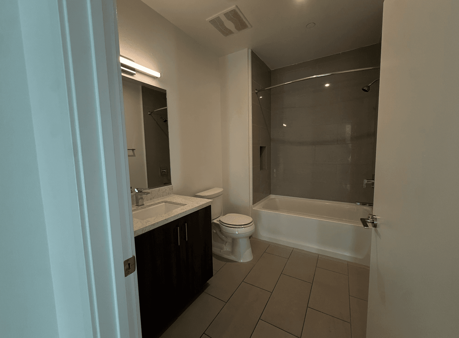 Los Angeles Apartment: 535 S Kingsley Dr. - 602
