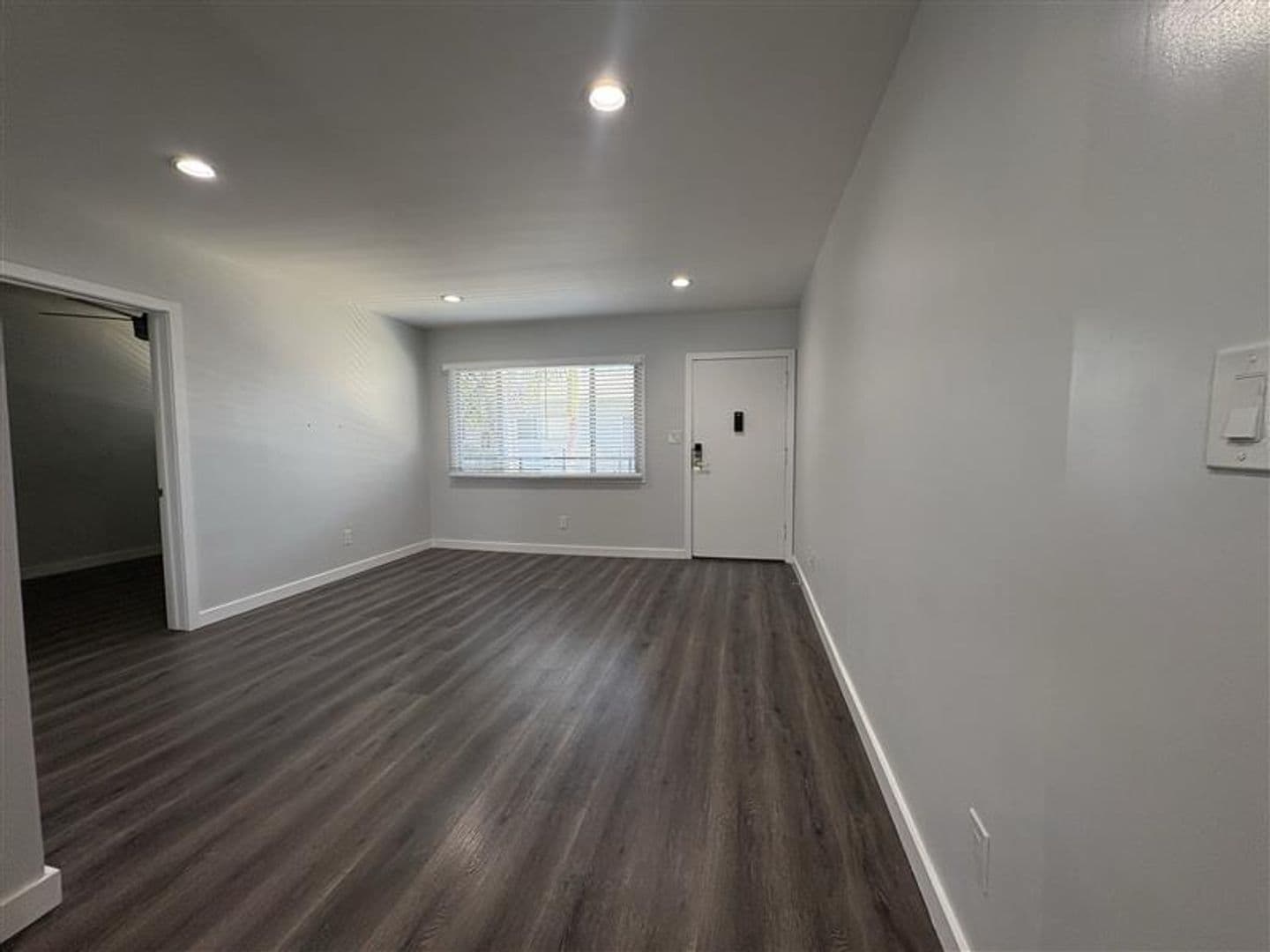 Venice Apartment: 2727-2741 Abbot Kinney Blvd