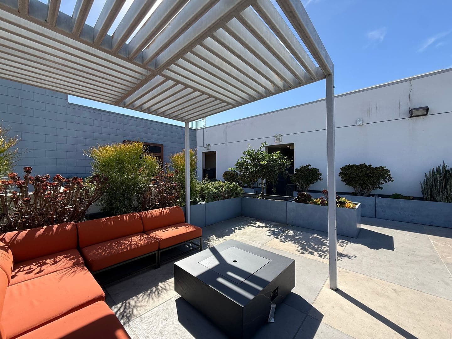 Los Angeles Apartment: 535 S Kingsley Dr. - 606