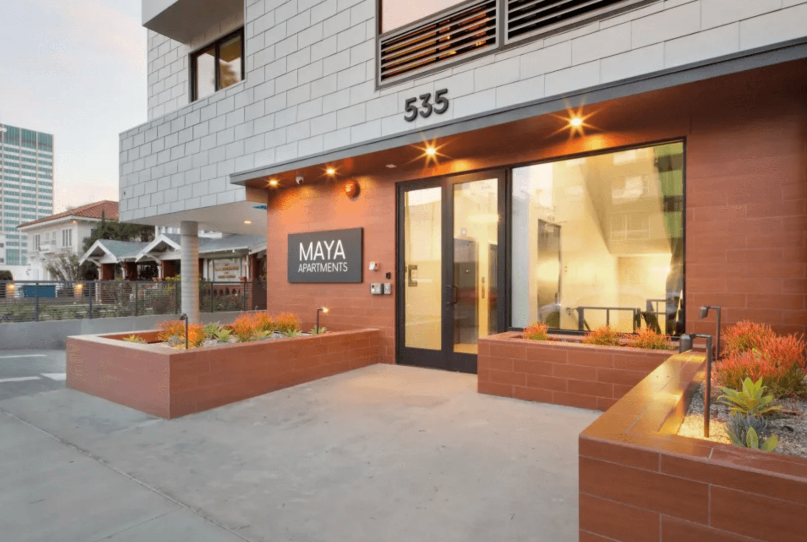 Los Angeles Apartment: 535 S Kingsley Dr. - 706