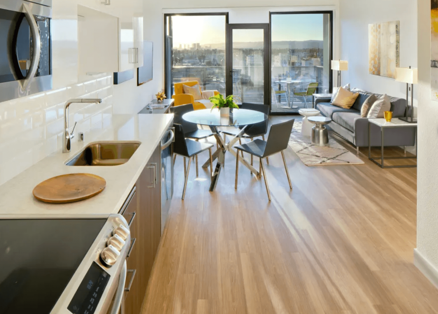 Los Angeles Apartment: 535 S Kingsley Dr. - 307