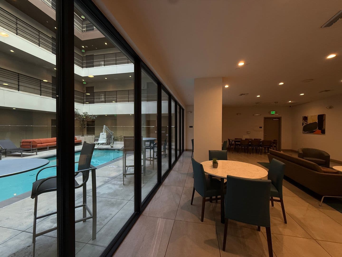 Los Angeles Apartment: 535 S Kingsley Dr. - 606