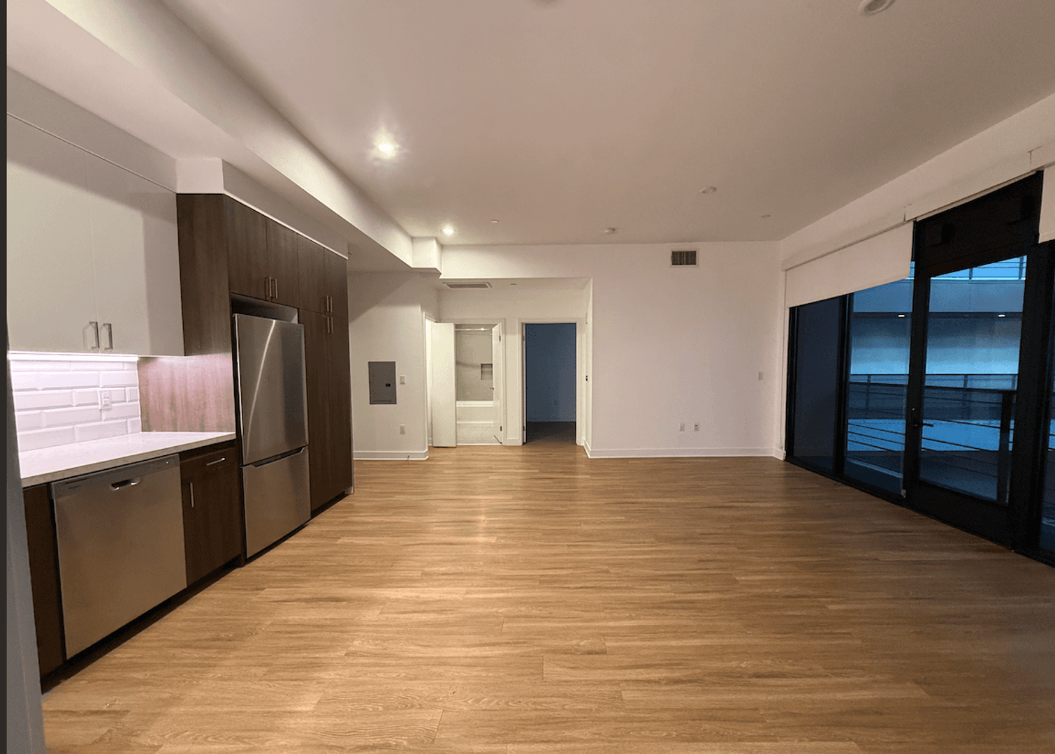 Los Angeles Apartment: 535 S Kingsley Dr. - 413