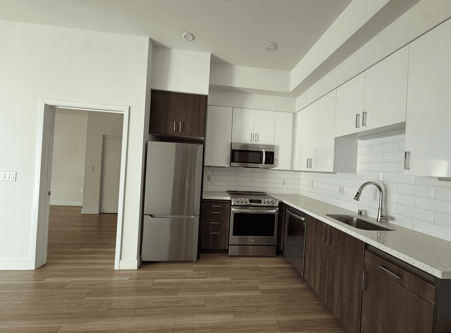 Los Angeles Apartment: 535 S Kingsley Dr. - 602