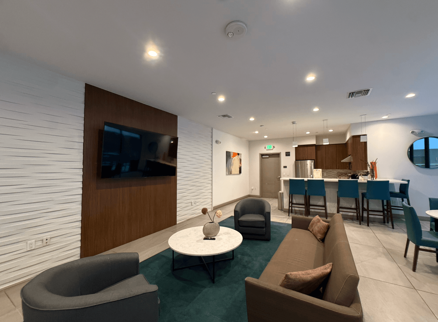 Los Angeles Apartment: 535 S Kingsley Dr. - 602