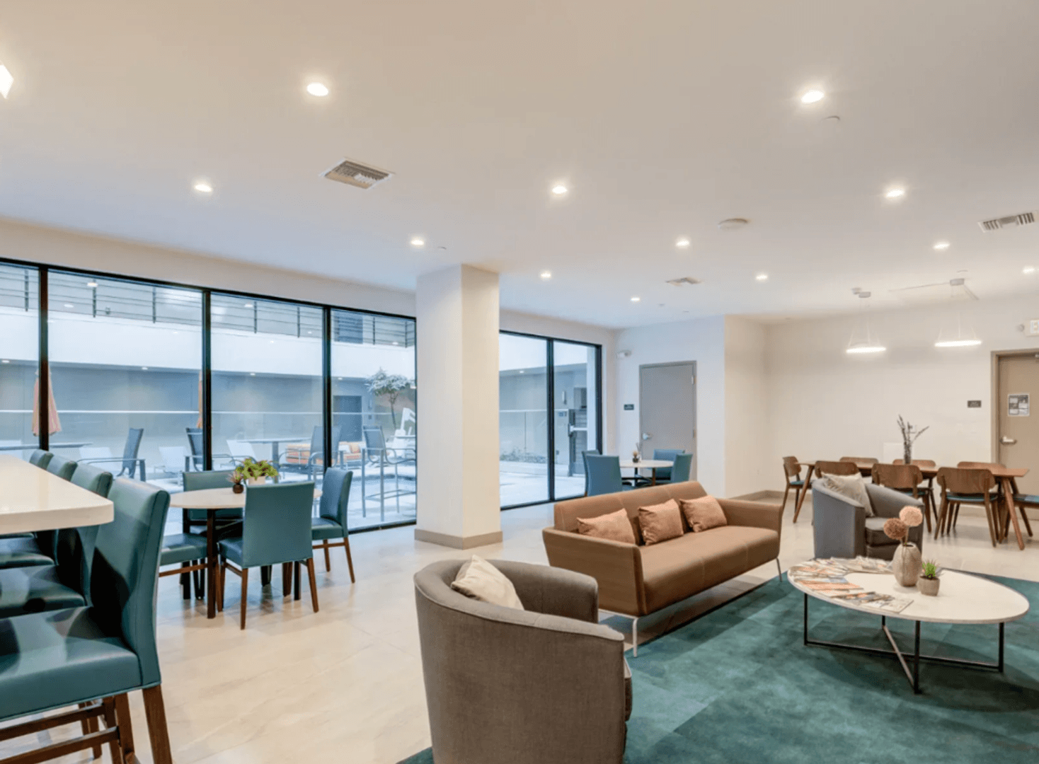 Los Angeles Apartment: 535 S Kingsley Dr. - 201