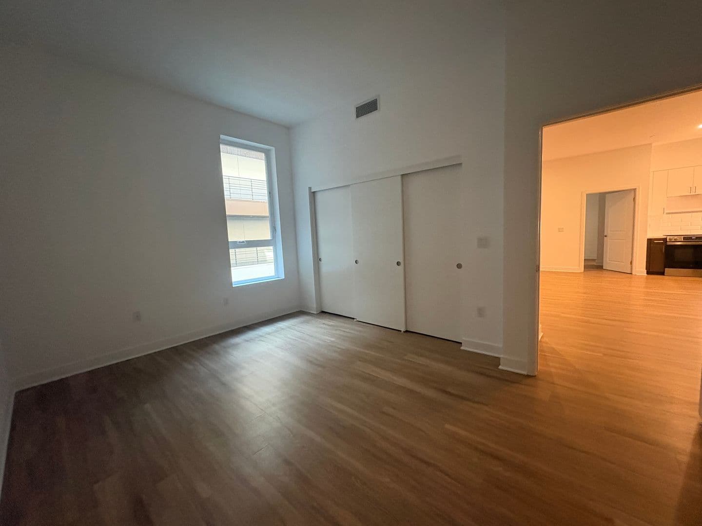 Los Angeles Apartment: 535 S Kingsley Dr. - 413
