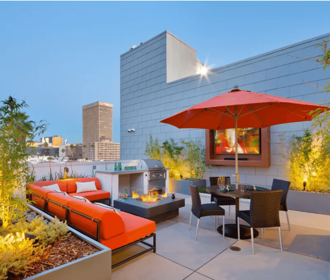 Los Angeles Apartment: 535 S Kingsley Dr. - 706