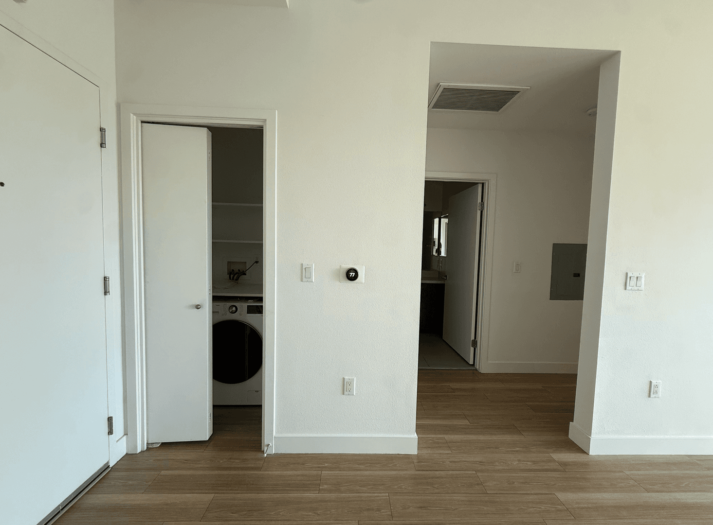 Los Angeles Apartment: 535 S Kingsley Dr. - 602
