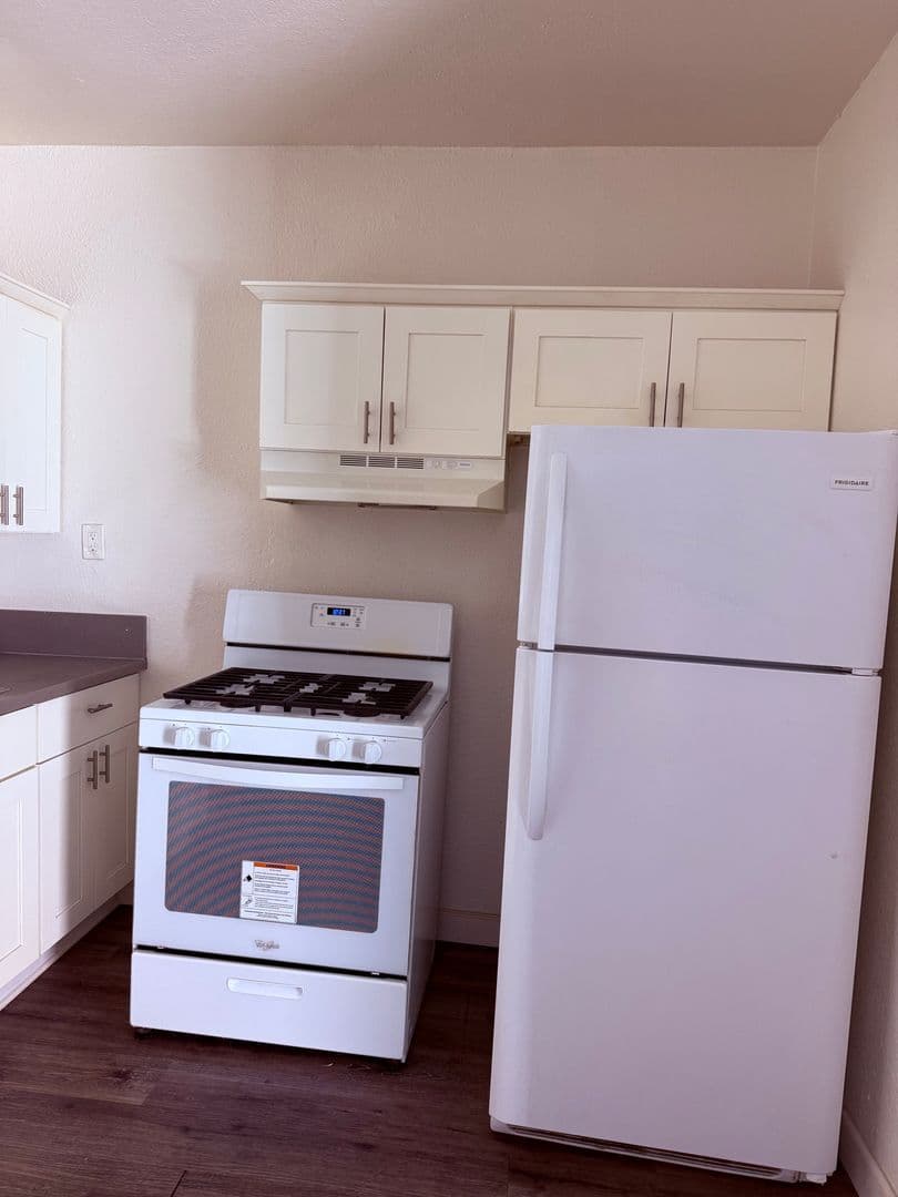 Long Beach Apartment: 1033 Hoffman Ave