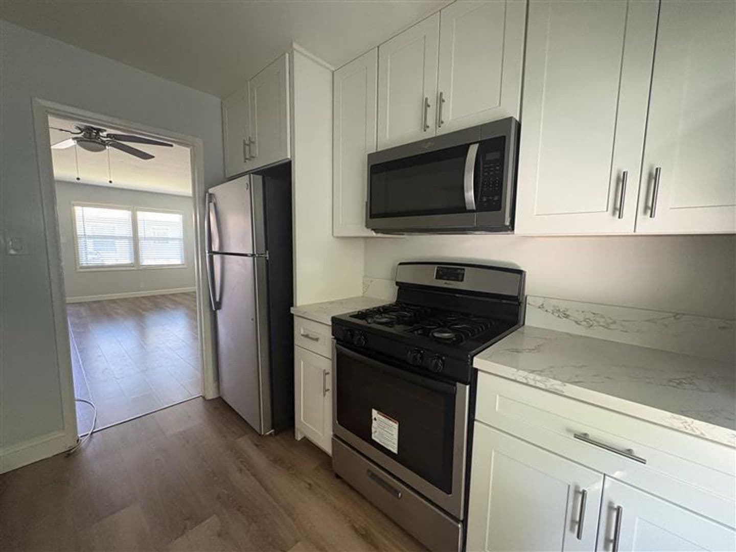 Long Beach Apartment: 201-209 E 12th St