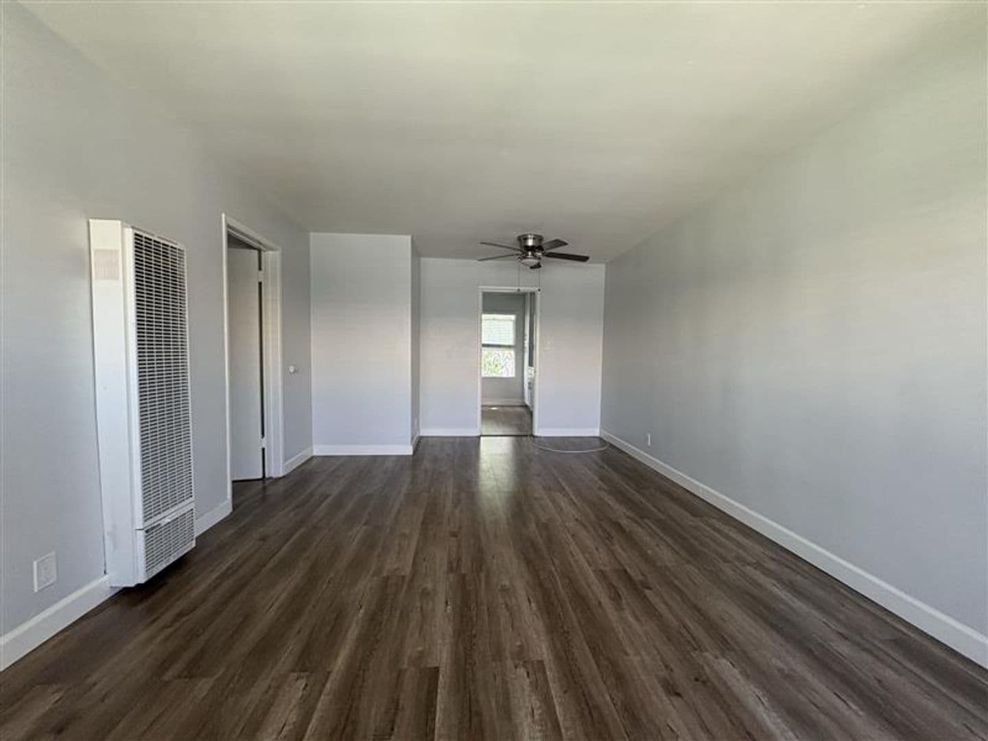 Long Beach Apartment: 201-209 E 12th St