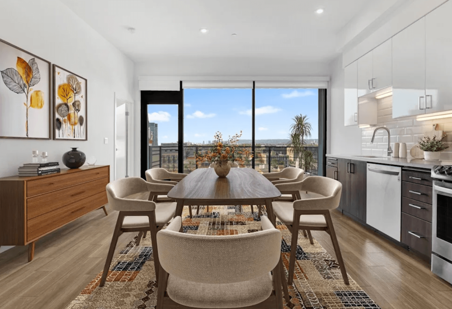 Los Angeles Apartment: 535 S Kingsley Dr. - 307