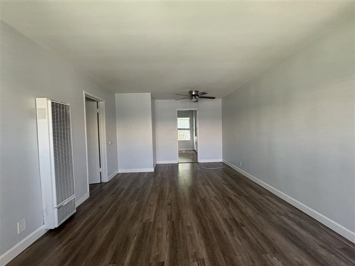 Long Beach Apartment: 201-209 E 12th St
