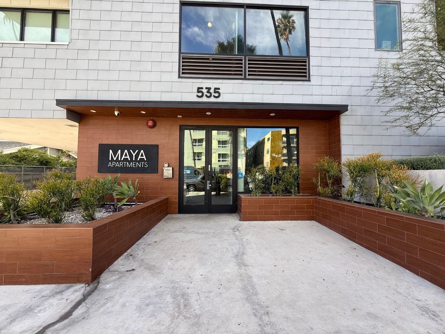 Los Angeles Apartment: 535 S Kingsley Dr. - 606