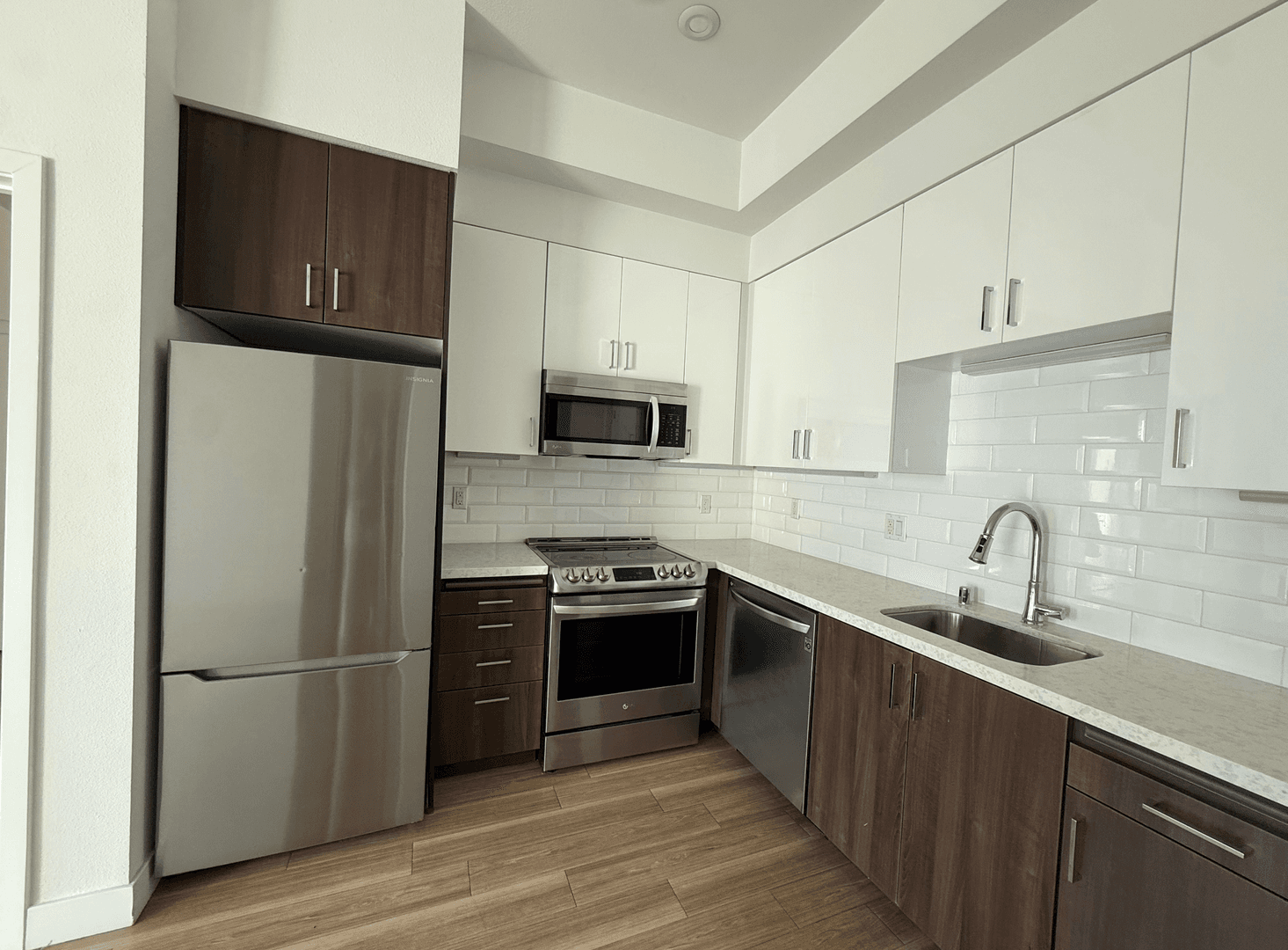 Los Angeles Apartment: 535 S Kingsley Dr. - 602
