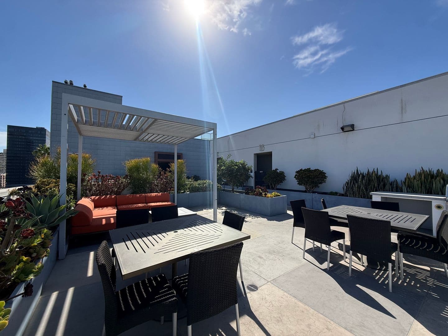 Los Angeles Apartment: 535 S Kingsley Dr. - 606