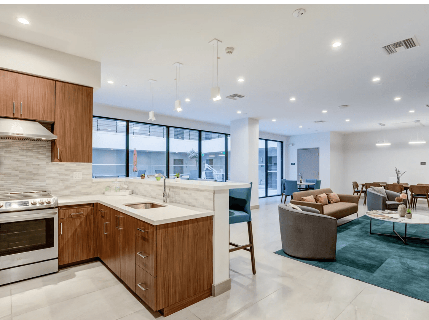 Los Angeles Apartment: 535 S Kingsley Dr. - 606