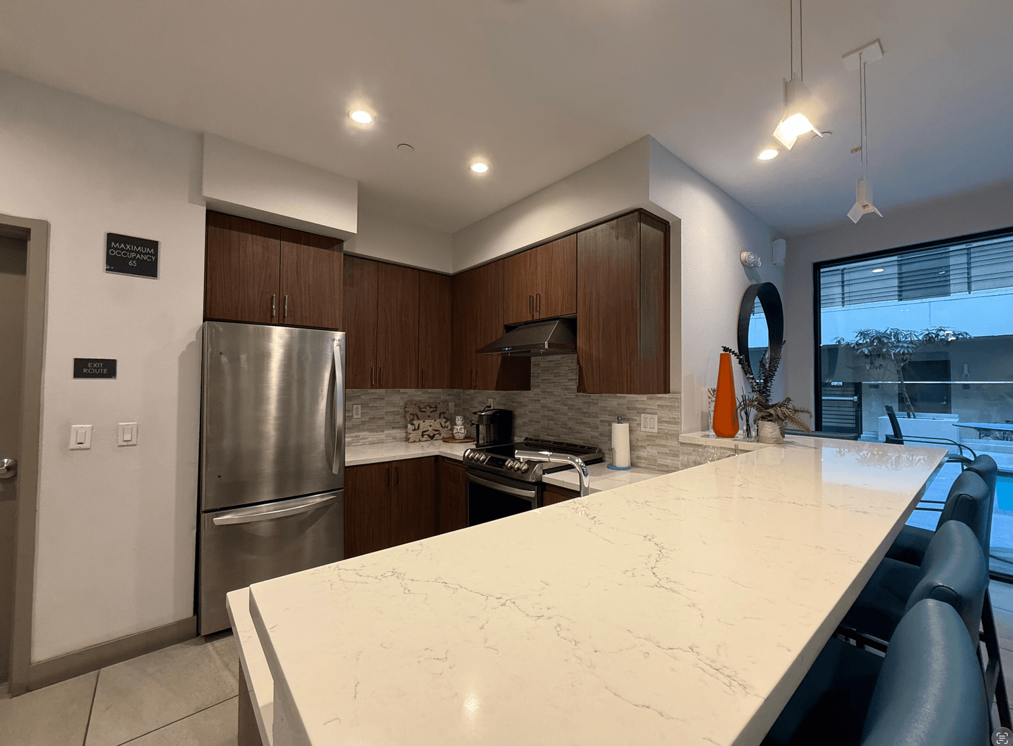 Los Angeles Apartment: 535 S Kingsley Dr. - 602