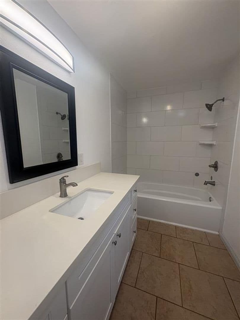Long Beach Apartment: 1518 E. 3rd St