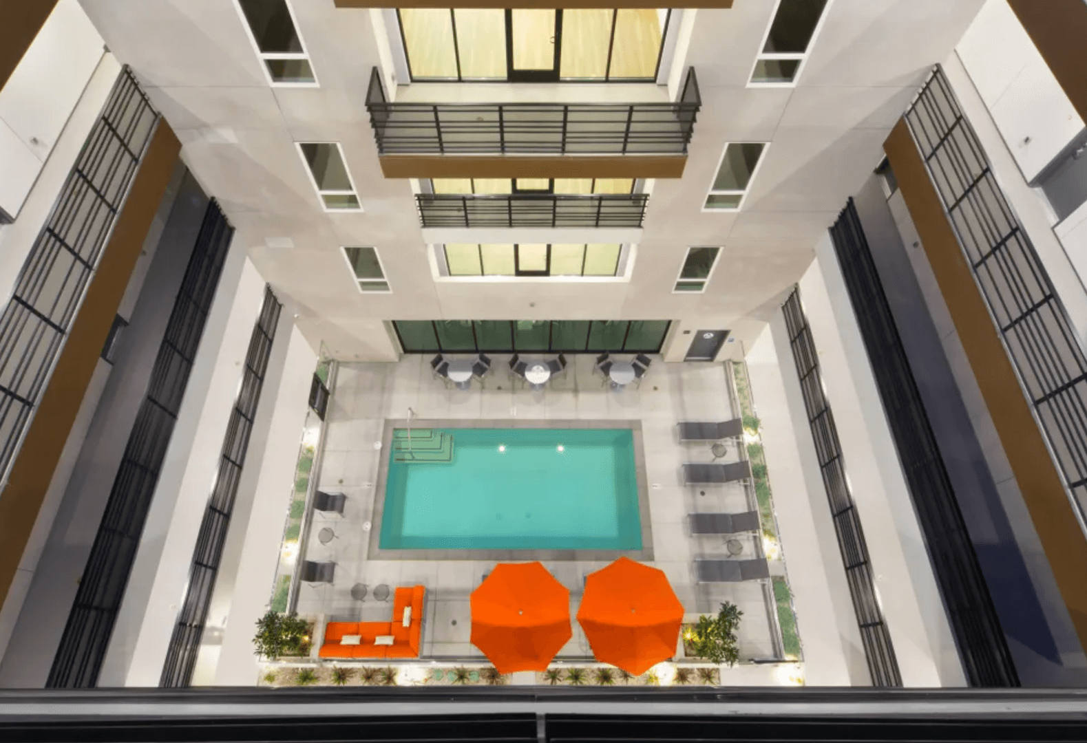 Los Angeles Apartment: 535 S Kingsley Dr. - 706