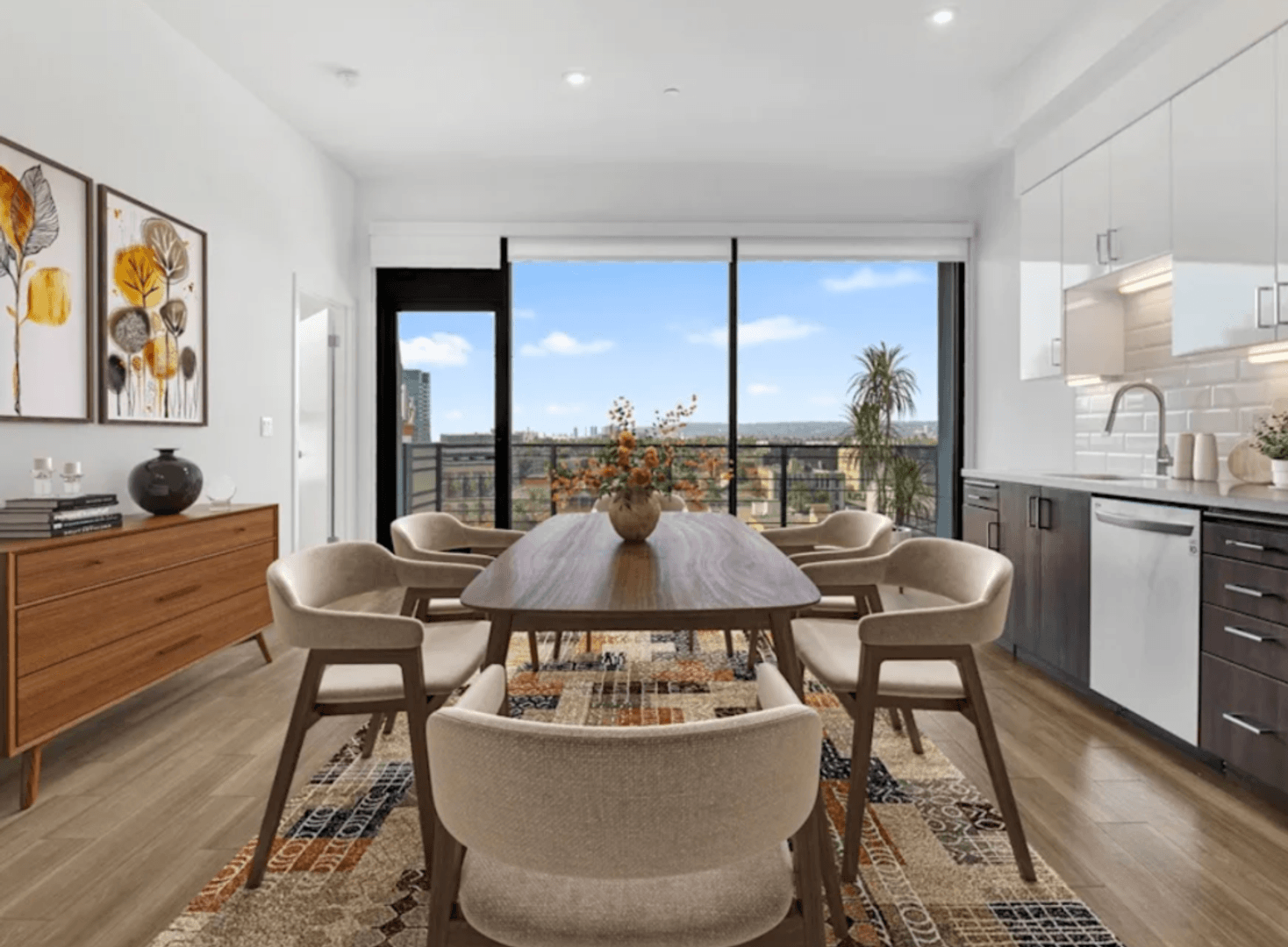 Los Angeles Apartment: 535 S Kingsley Dr. - 201