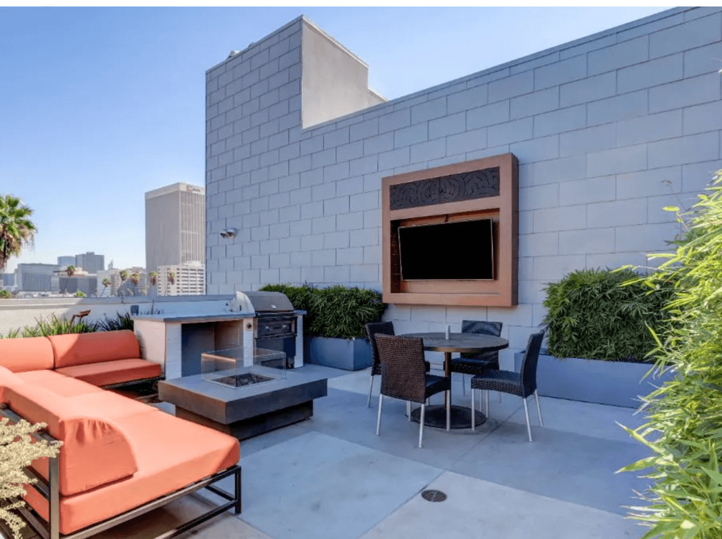 Los Angeles Apartment: 535 S Kingsley Dr. - 511