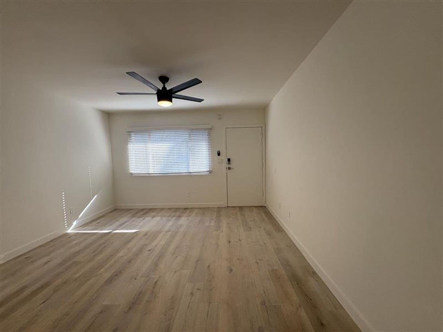Venice Apartment: 2727-2741 Abbot Kinney Blvd