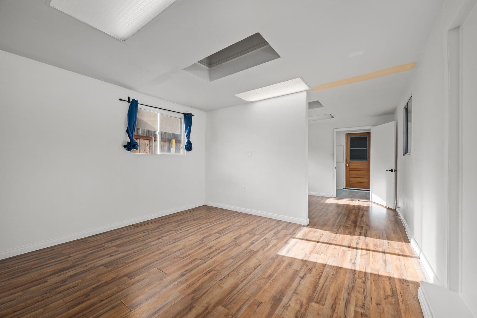 San Diego House: 5454 Mary Lane Drive