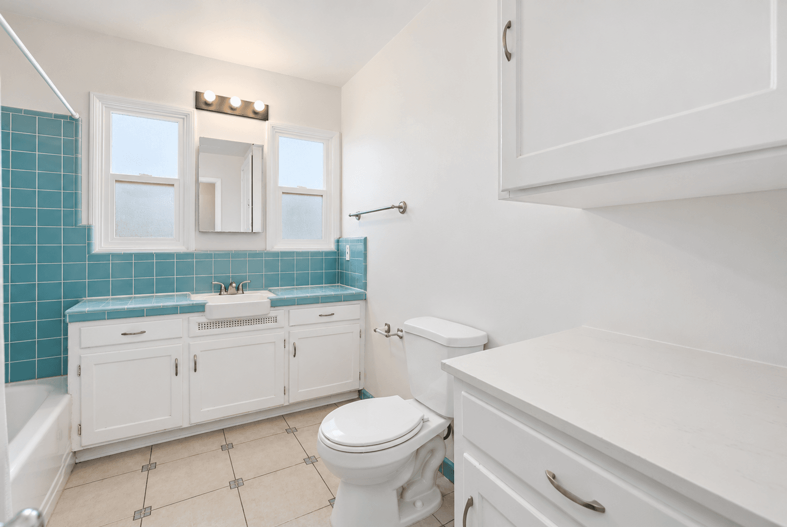 San Diego House: 6210 Pembroke Drive