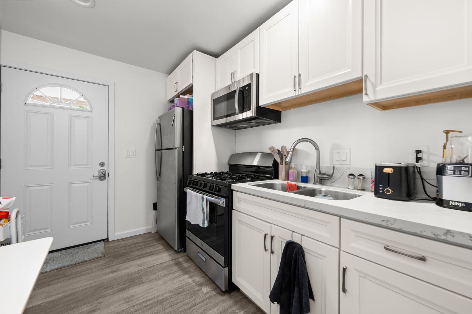 San Diego House: 5332-5334 Redding Road