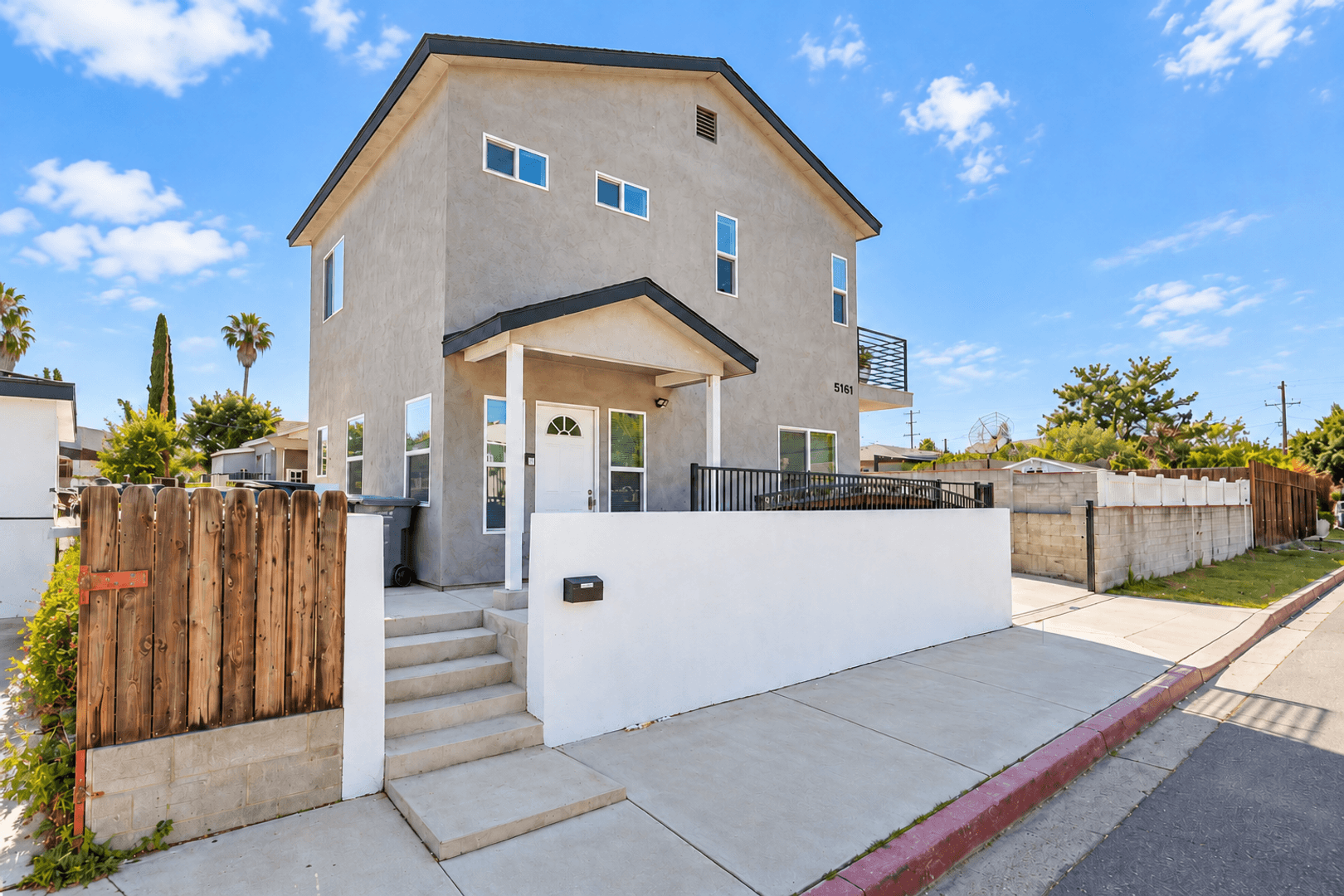 San Diego House: 5161 Brockbank Place