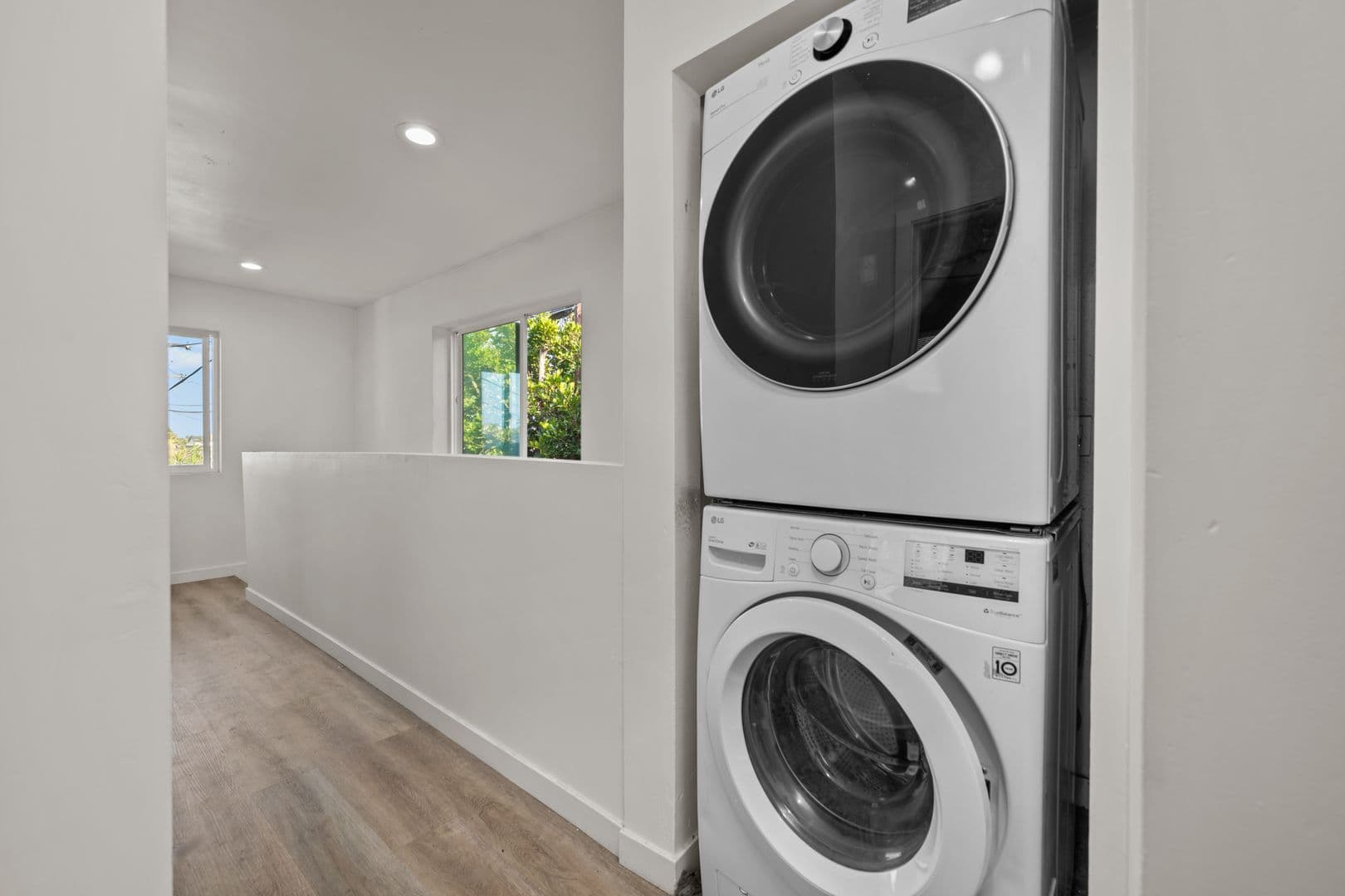 San Diego House: 5533 Mary Lane Drive