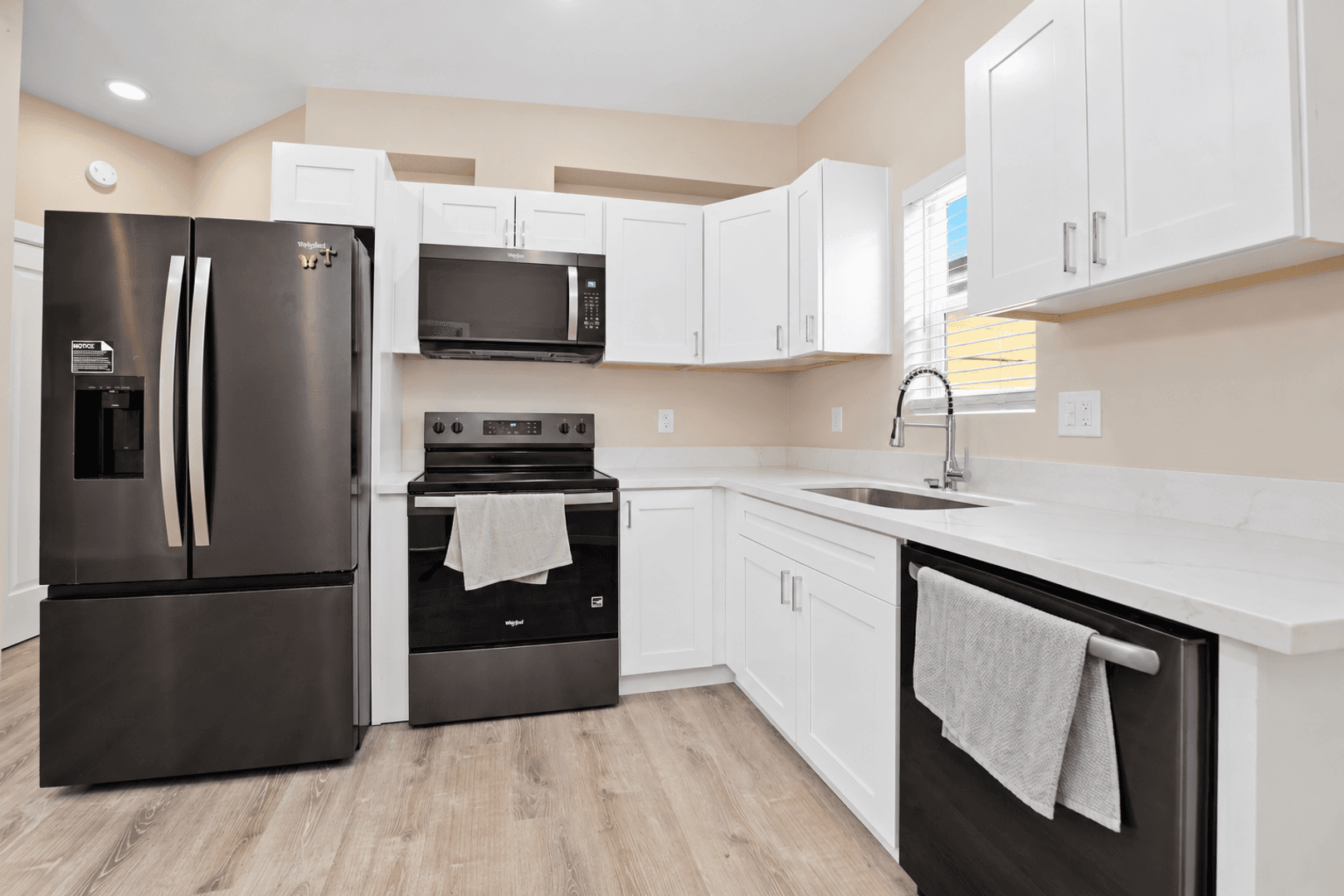 San Diego House: 4924-2 Tierra Baja Way