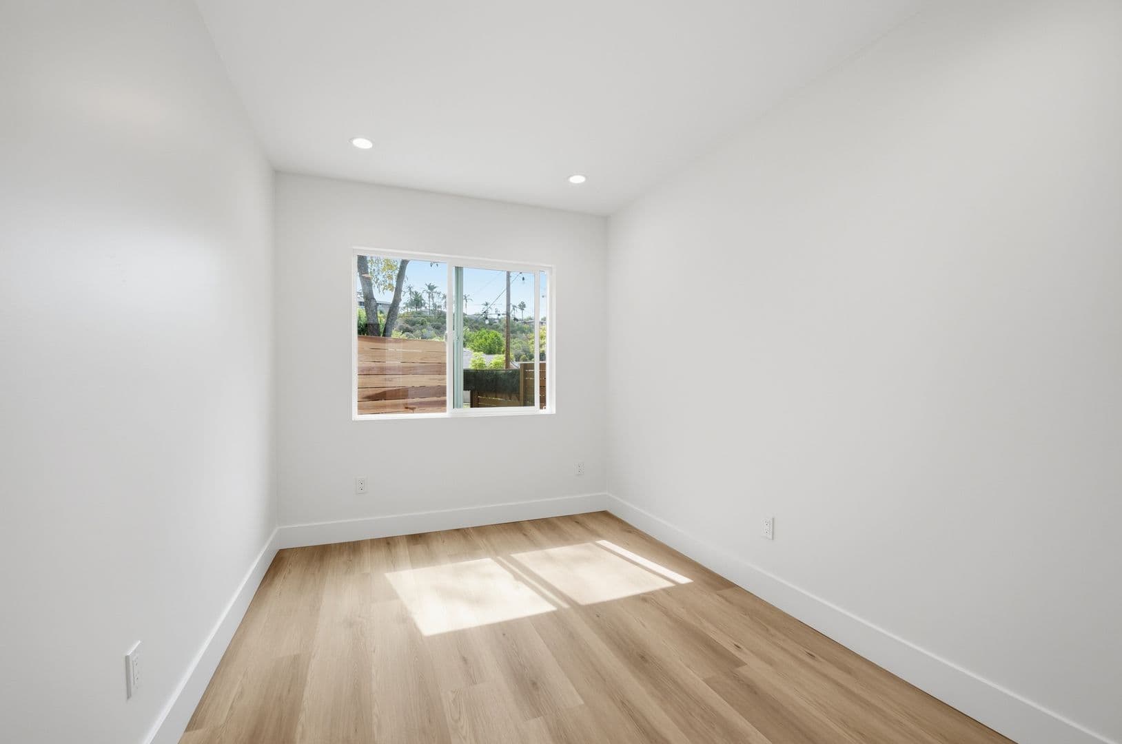 San Diego House: 5768 Campanile Drive