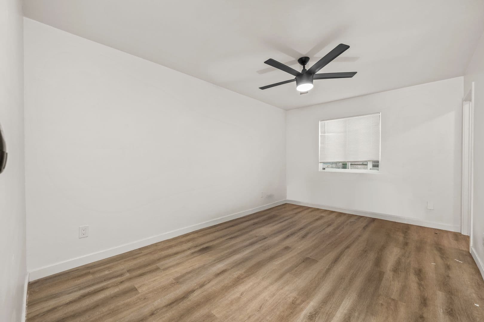 San Diego House: 5533 Mary Lane Drive