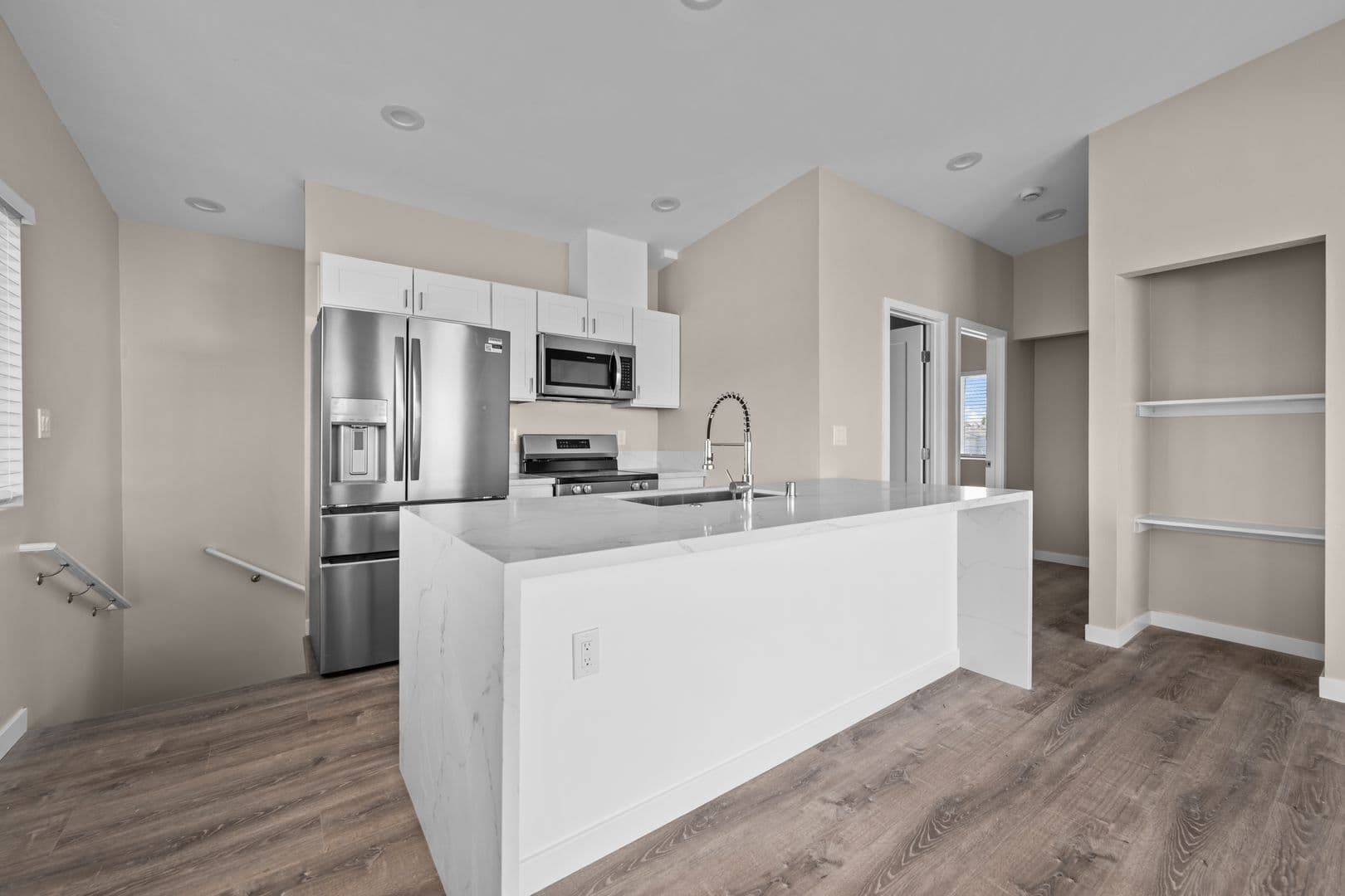 San Diego House: 6248 Rose Street