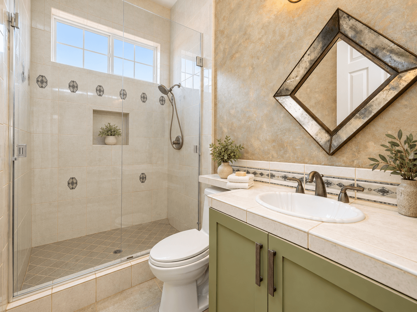 San Diego House: 6233 Rose Street