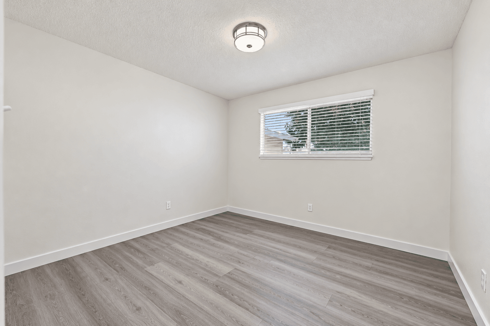 San Diego House: 5318-5320 Brockbank Place