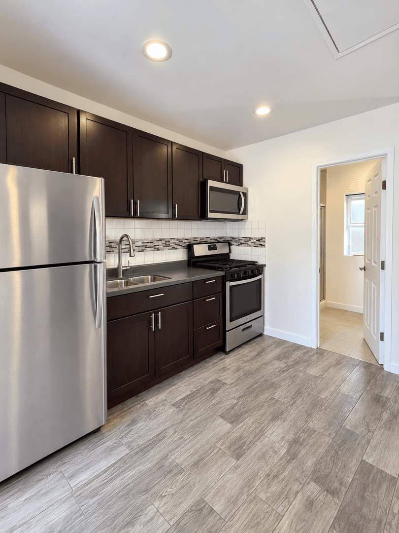 San Diego House: 6129 Pontiac Street Unit A