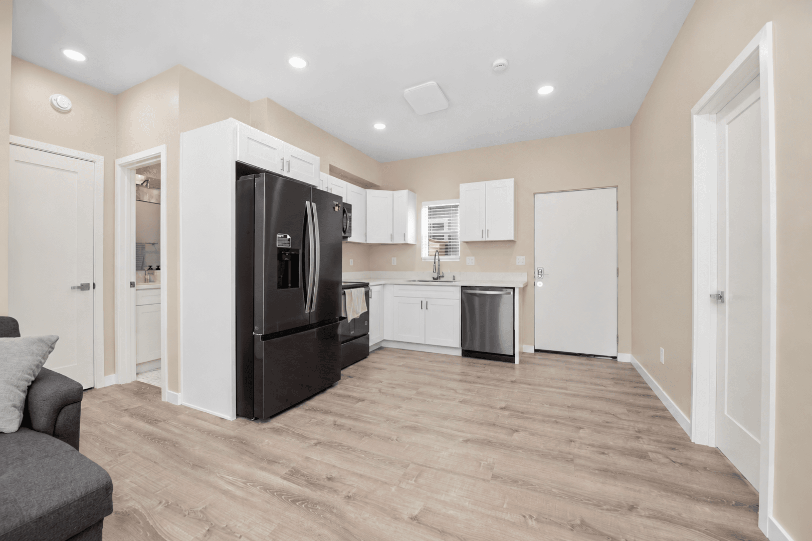 San Diego House: 4924-2 Tierra Baja Way
