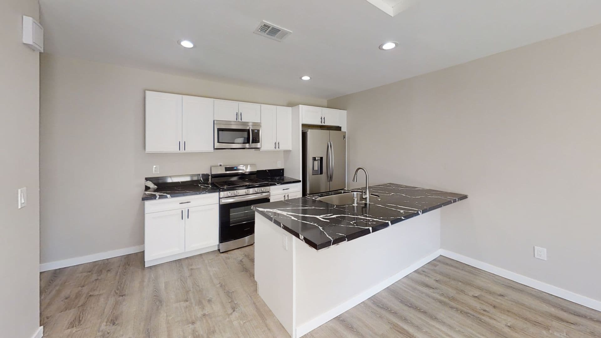 San Diego House: 5575 Mary Lane Drive