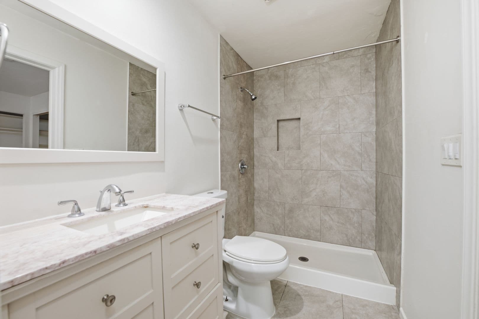 San Diego House: 6105 Dorothy Drive